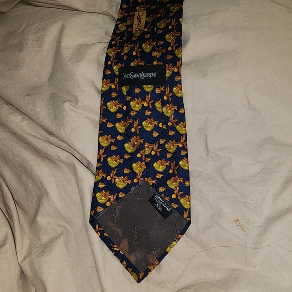 YVES SAINT LAURENT 100% SILK NECKTIE EXCELLENT LIKE NEW CONDITION - Picture 3 of 5